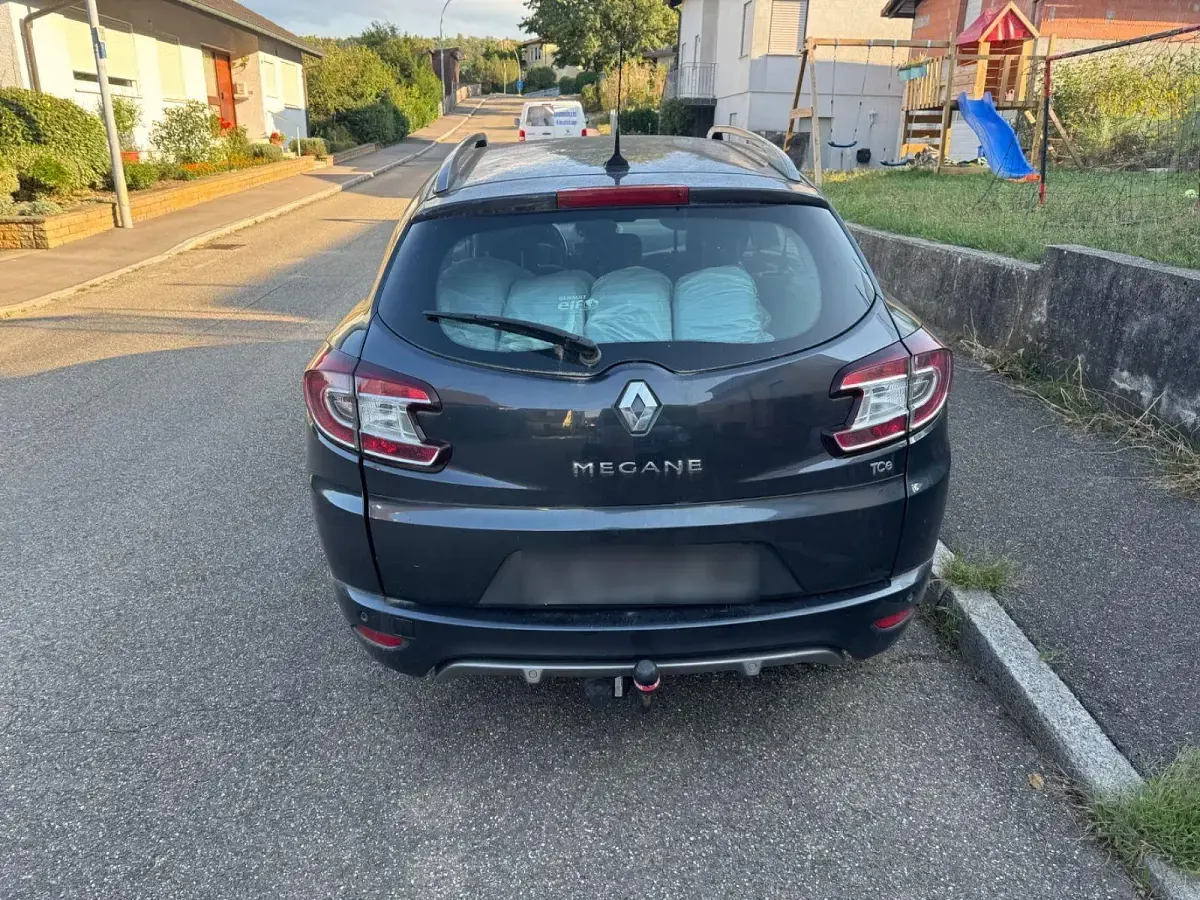 Gebraucht Renault Mégane GrandTour LIMITED 132 PS (97 kW) 2014 Schwarz Kombi