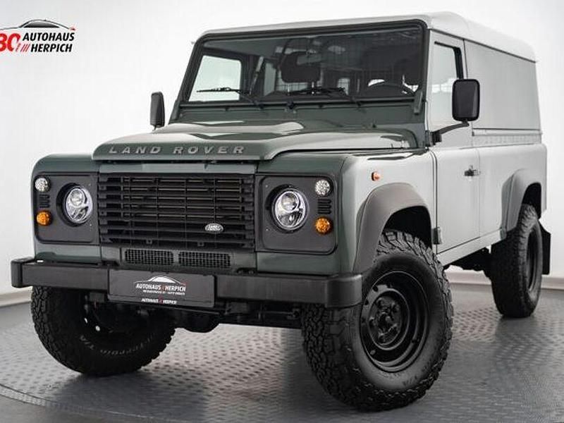 Gebraucht Land Rover Defender 122 PS (89 kW) 2011 Keswick green SUV