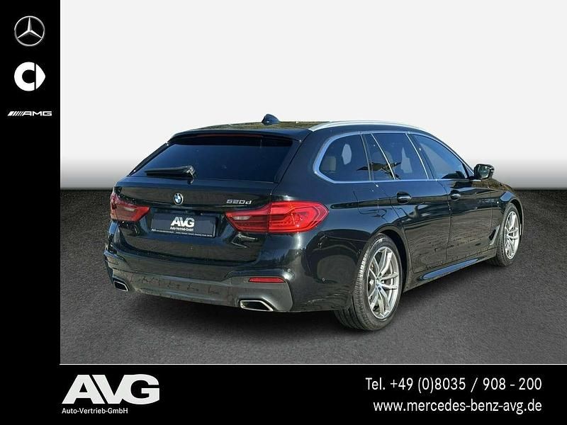 Gebraucht BMW 520 M Sport 190 PS (139 kW) 2017 Black sapphire Kombi