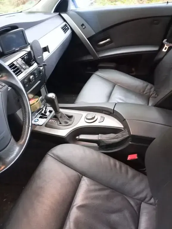 Gebraucht BMW 523 177 PS (130 kW) 2006 Silber Limousine