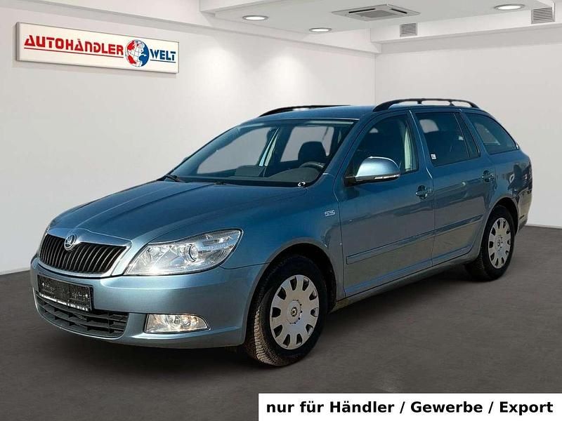 Gebraucht Skoda Octavia Family 105 PS (77 kW) 2011 Grau Kombi