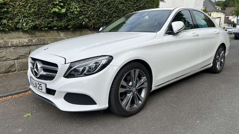 Weiß Gebraucht 2016 Mercedes C200 Avantgarde Limousine | 19.950 € (Fairer Preis) - Bild 1/4