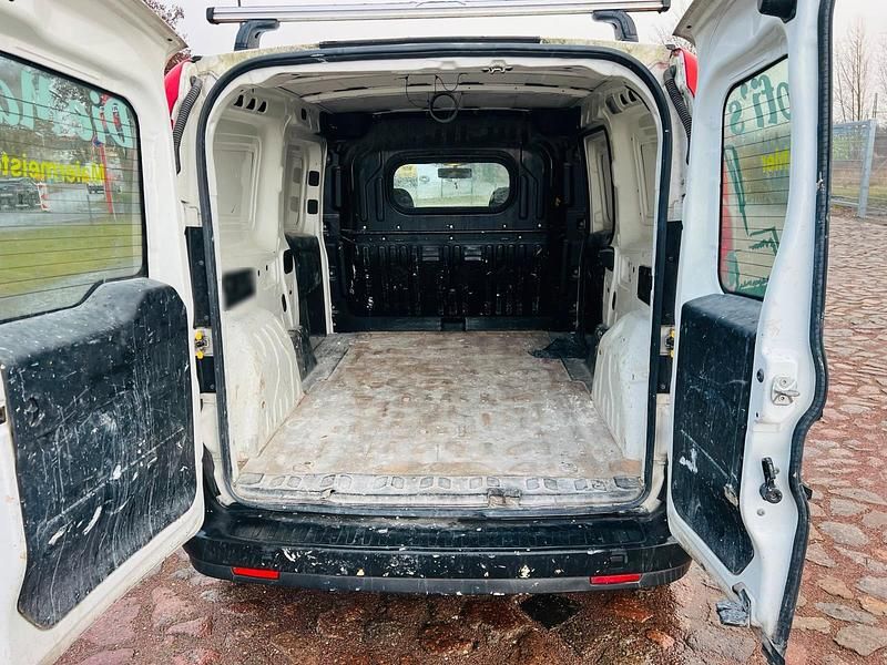 Gebraucht Fiat Doblò 90 PS (66 kW) 2010 Rot Van / Kleinbus