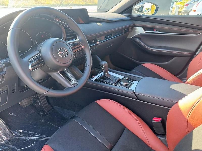 Neu Mazda 3 Nagisa 140 PS (102 kW) 2025 Weiß Limousine