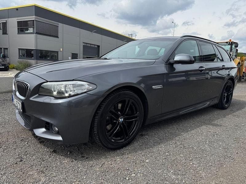 Grau Gebraucht 2016 BMW 530 M Sport Limousine | 13.800 € (Superpreis) - Bild 1/4