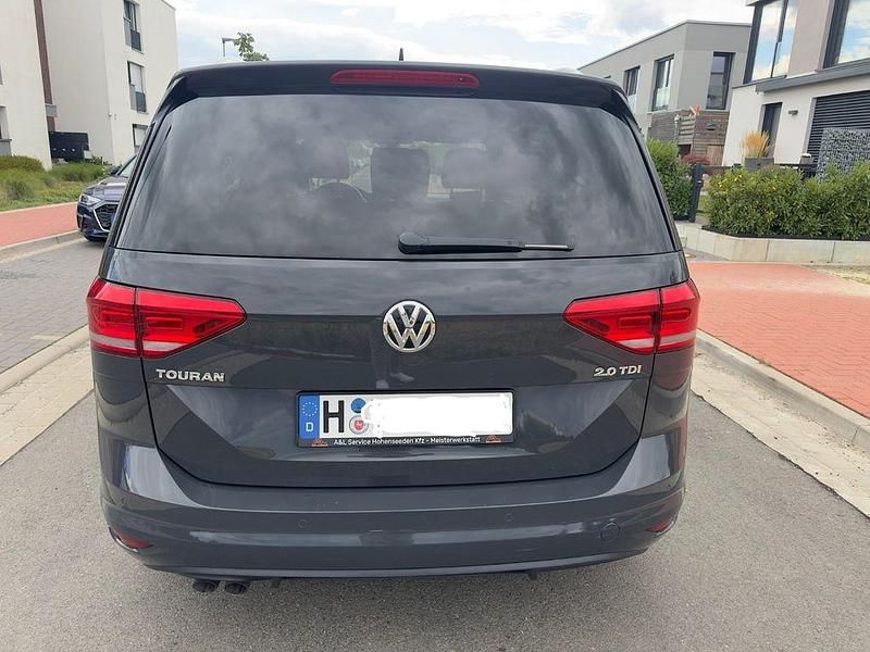 Gebraucht VW Touran Highline 150 PS (110 kW) 2017 Grau Van / Kleinbus