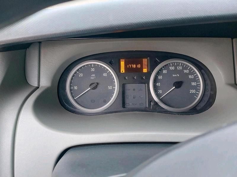 Gebraucht Opel Vivaro 114 PS (83 kW) 2009 Blau Van / Kleinbus