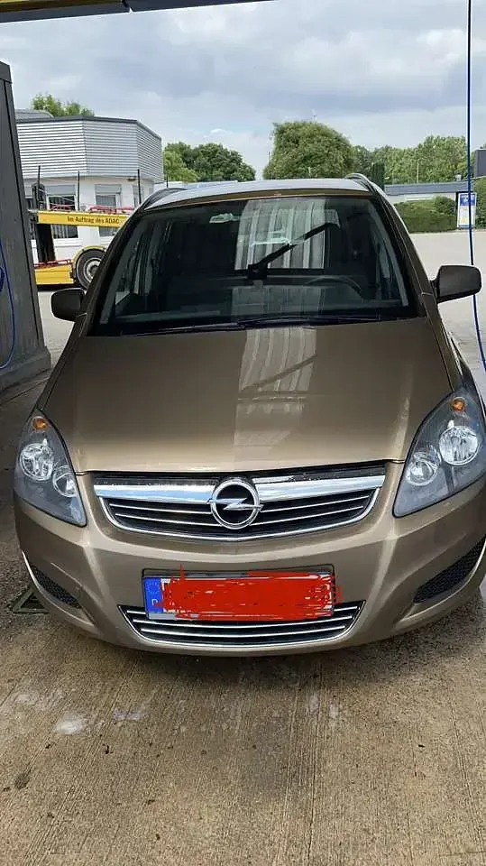 Gebraucht Opel Zafira Family 150 PS (110 kW) 2013 Braun Van / Kleinbus
