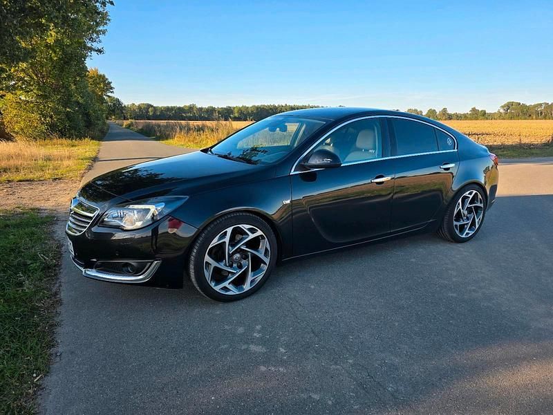 Schwarz Gebraucht 2014 Opel Insignia Limousine | 9.200 € (Teuer) - Bild 1/4