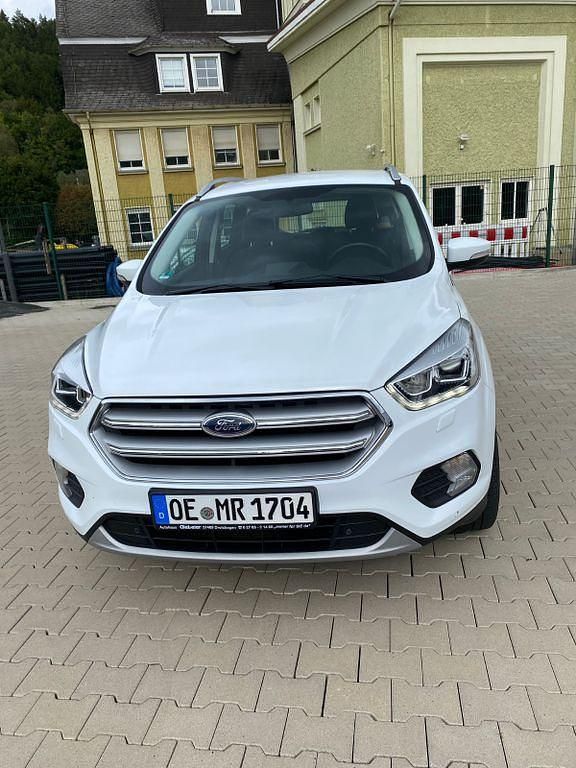 Weiß Gebraucht 2017 Ford Kuga SUV | 13.000 € (Fairer Preis) - Bild 1/4
