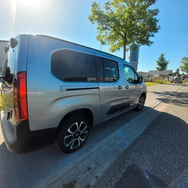 Gebraucht Citroën Berlingo 131 PS (96 kW) 2024 Grau Van / Kleinbus