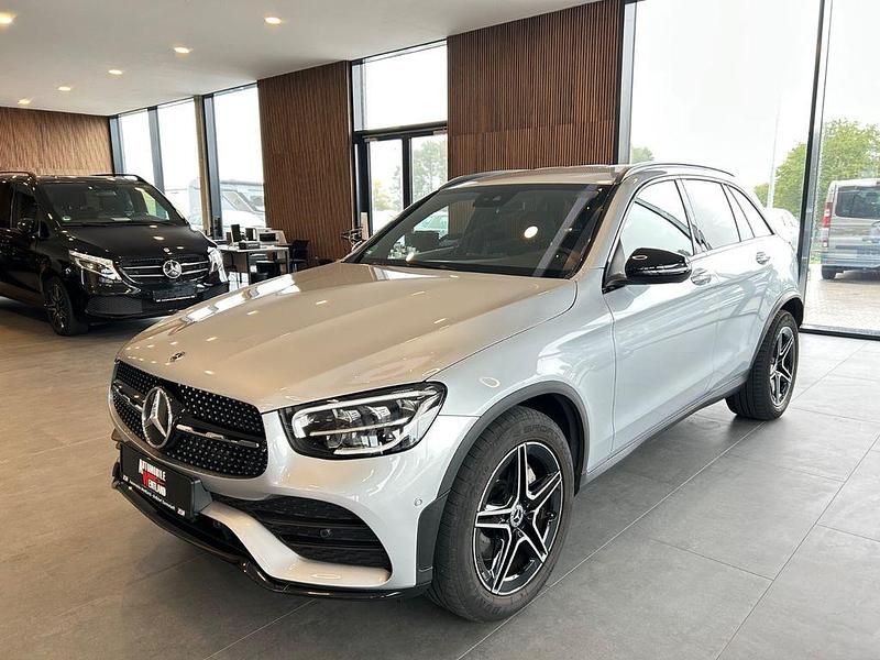 Silber Gebraucht 2021 Mercedes GLC220 AMG line SUV | 34.990 € (Fairer Preis) - Bild 1/4