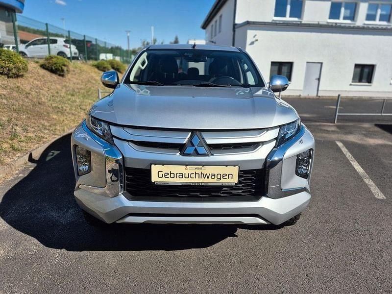 Gebraucht Mitsubishi L200 Plus 150 PS (110 kW) 2020 Silber Abholung