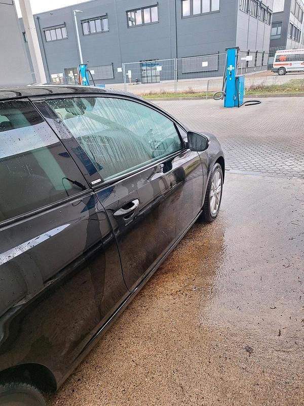 Gebraucht VW Golf VI 104 PS (76 kW) 2011 Schwarz Kleinwagen