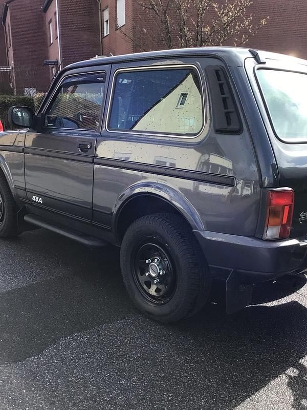 Gebraucht Lada niva 83 PS (61 kW) 2017 SUV