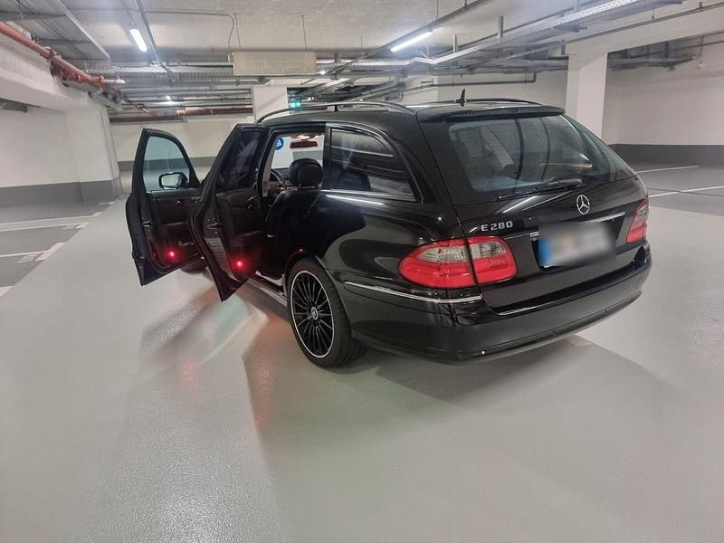 Gebraucht Mercedes E280 Avantgarde 231 PS (169 kW) 2007 Schwarz Kombi