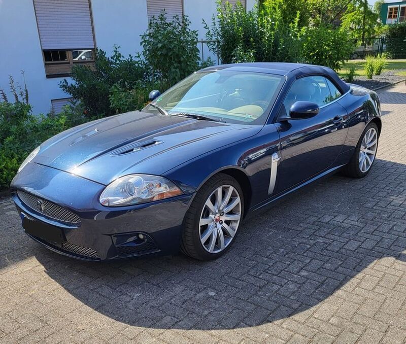 Blau Gebraucht 2008 Jaguar XKR Cabrio | 35.000 € - Bild 1/4