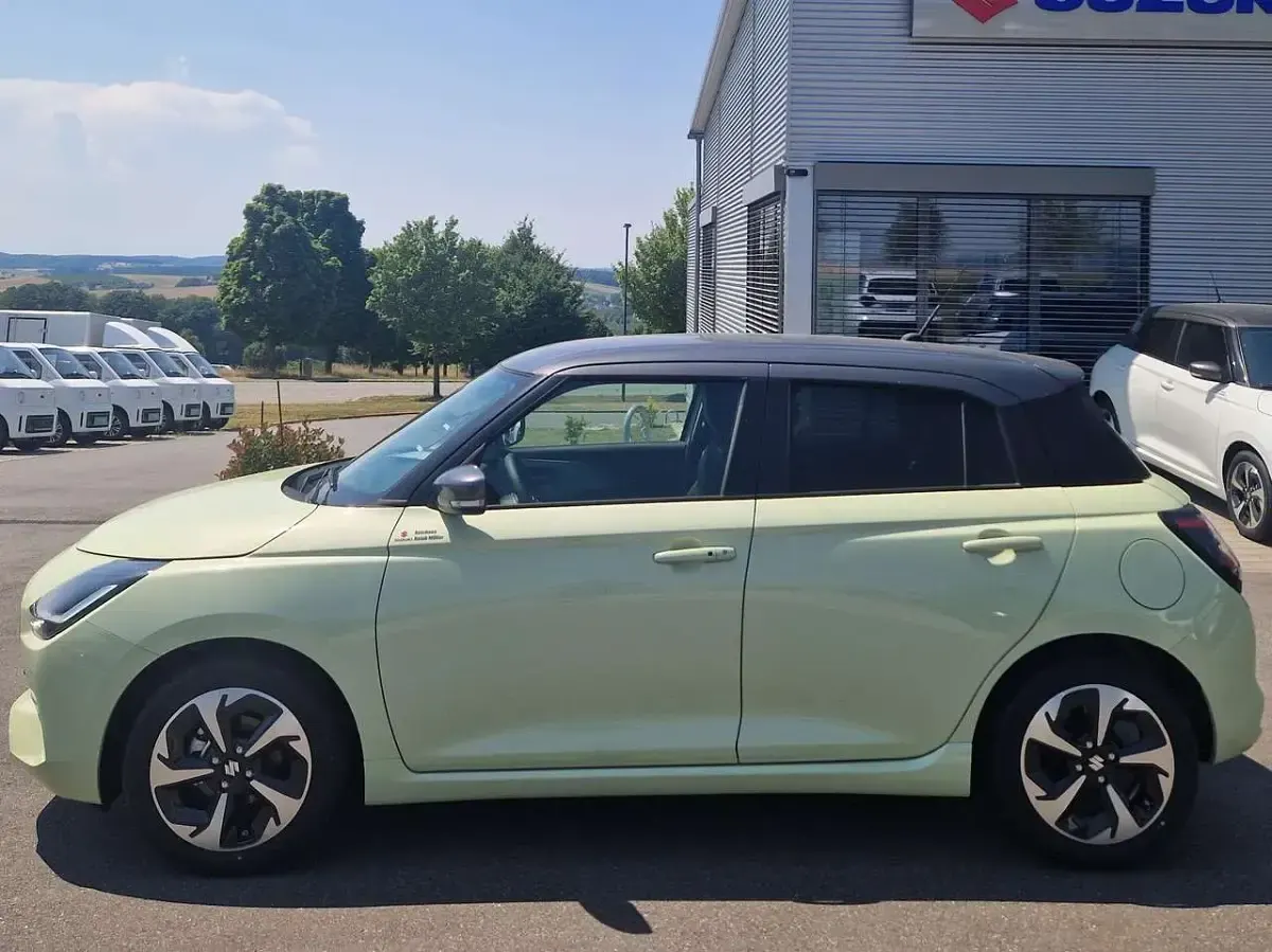 Gebraucht Suzuki Swift Comfort+ 83 PS (61 kW) 2025 Cool yellow/mineral gray Kleinwagen