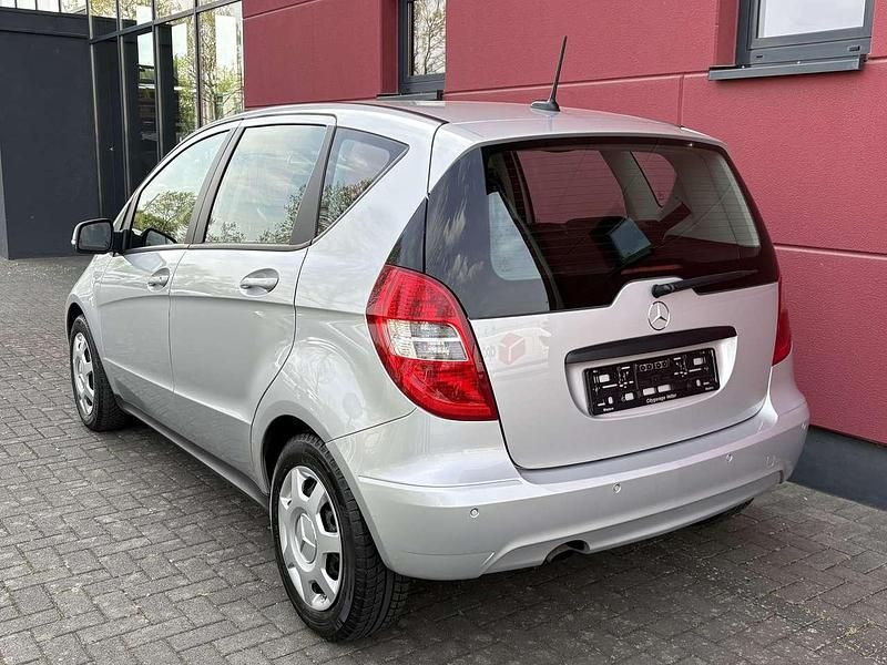 Gebraucht Mercedes A160 Classic 95 PS (69 kW) 2011 Silber Limousine