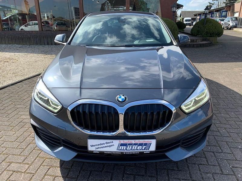 Gebraucht BMW 118 Advantage 136 PS (100 kW) 2021 Grau Kleinwagen