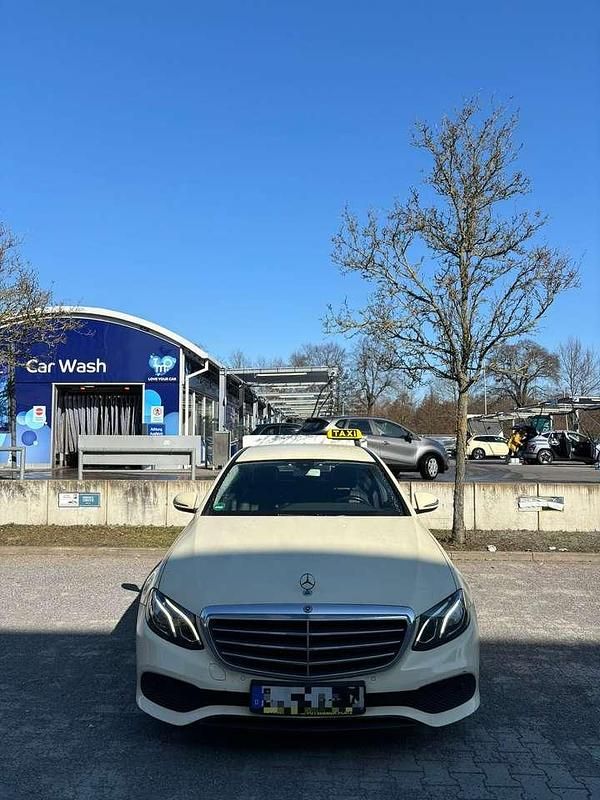 Gebraucht Mercedes E200 160 PS (117 kW) 2020 Schwarz Limousine