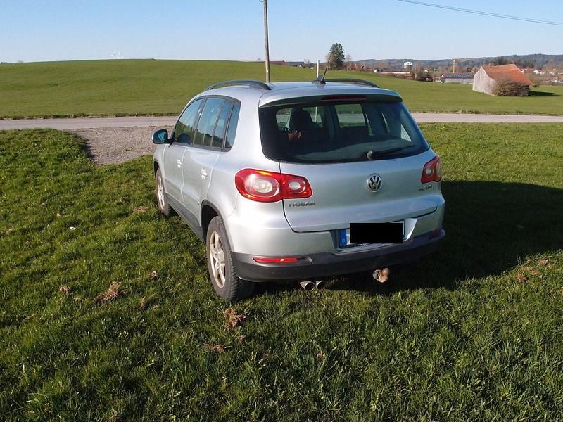 Gebraucht VW Tiguan Track & Field 170 PS (125 kW) 2009 Silber SUV