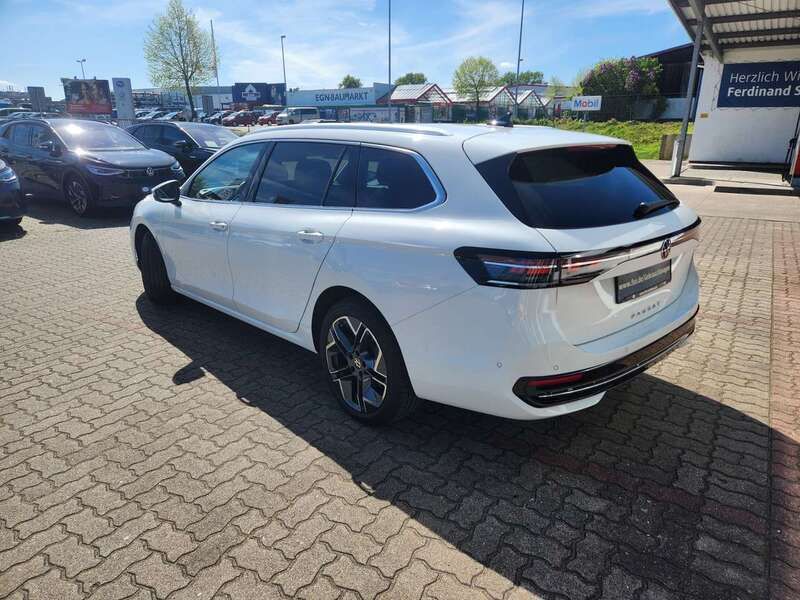 Gebraucht VW Passat IQ Drive 150 PS (110 kW) 2024 Weiß Kombi