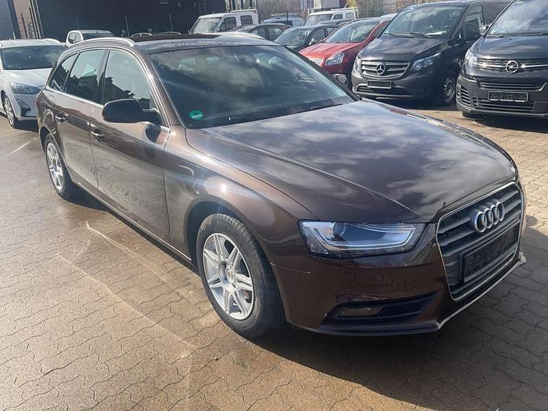 Gebraucht Audi A4 Ambiente 150 PS (110 kW) 2013 Braun Kombi