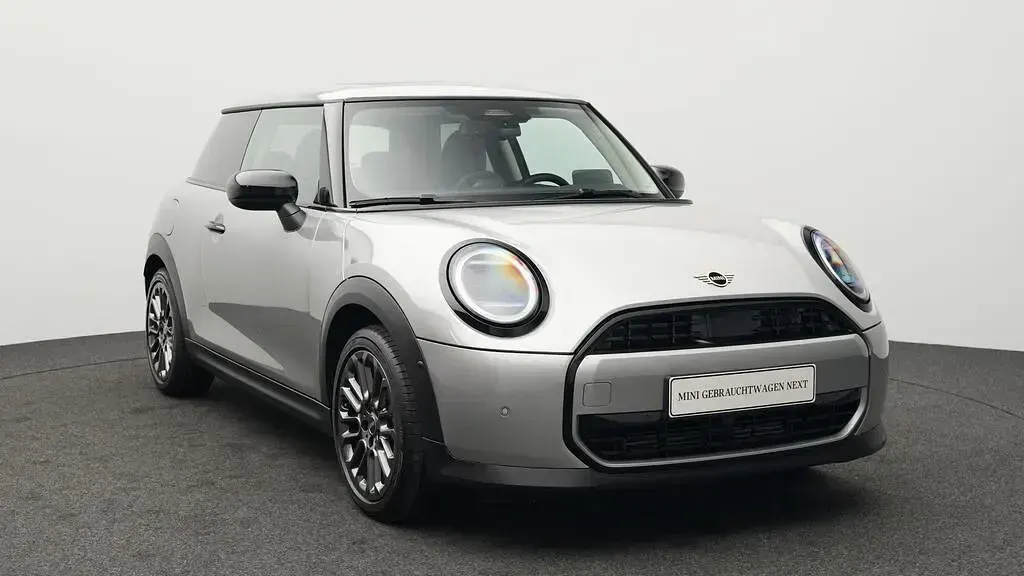 Używany Mini Cooper Classic 156 KM (114 kW) 2024 Szary Hatchback