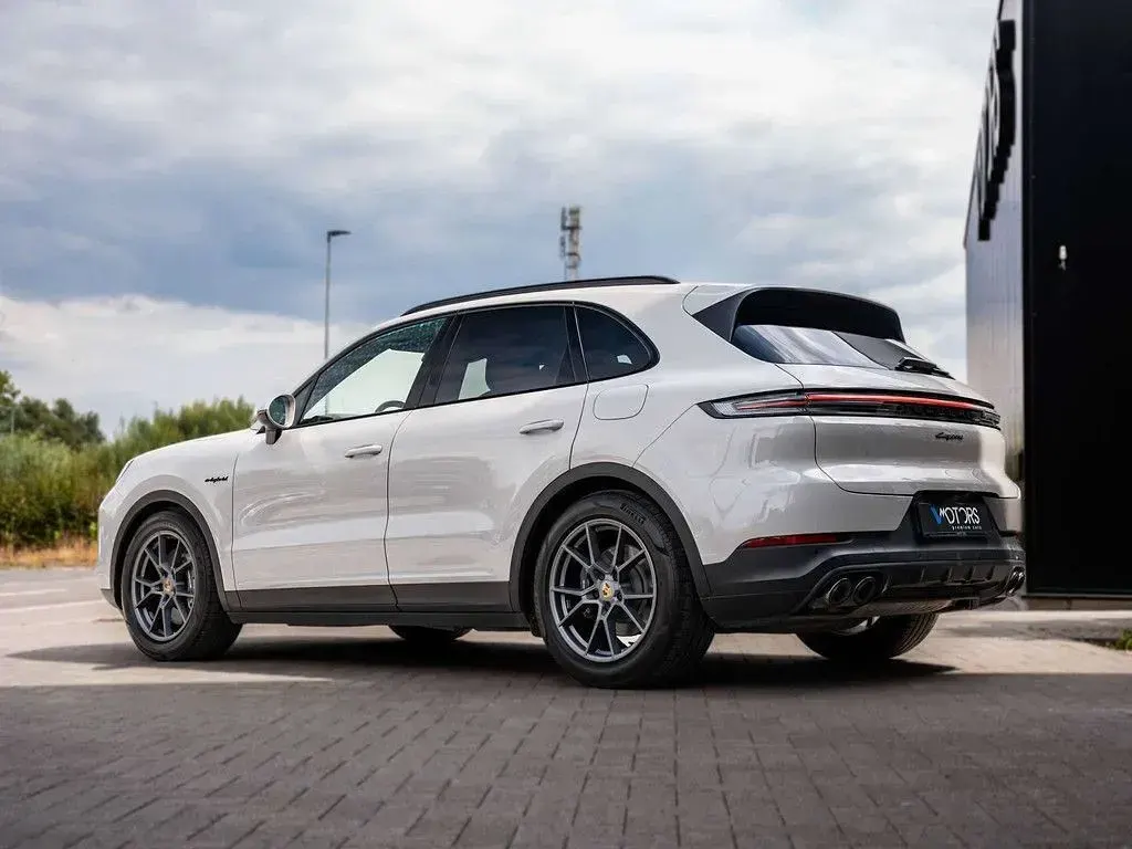 Gebraucht Porsche Cayenne Sport 470 PS (345 kW) 2023 Grau SUV