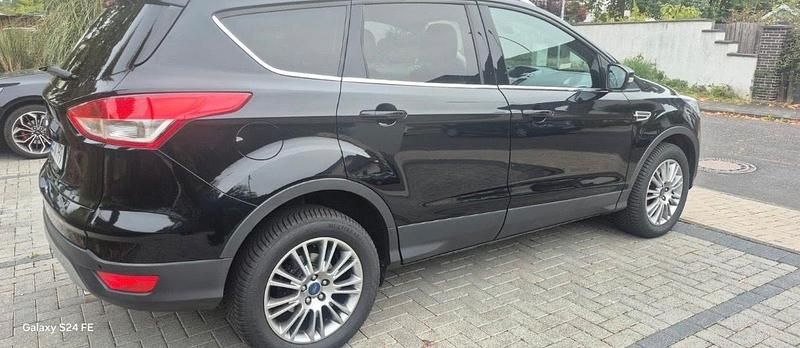 Gebraucht Ford Kuga Titanium 140 PS (102 kW) 2013 Schwarz SUV