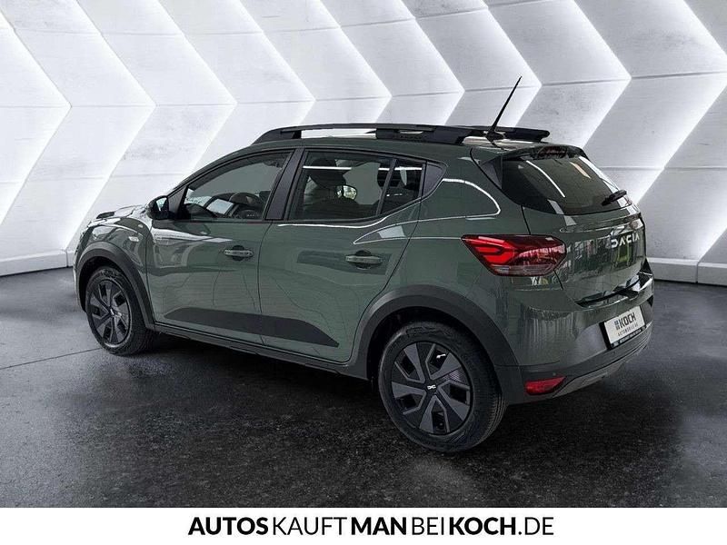 Gebraucht Dacia Sandero Expression 91 PS (66 kW) 2025 Grün Limousine