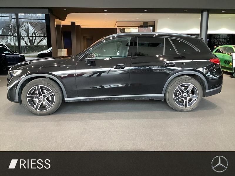 Gebraucht Mercedes GLC220 AMG 197 PS (144 kW) 2025 Metalliclack obsidianschwarz SUV