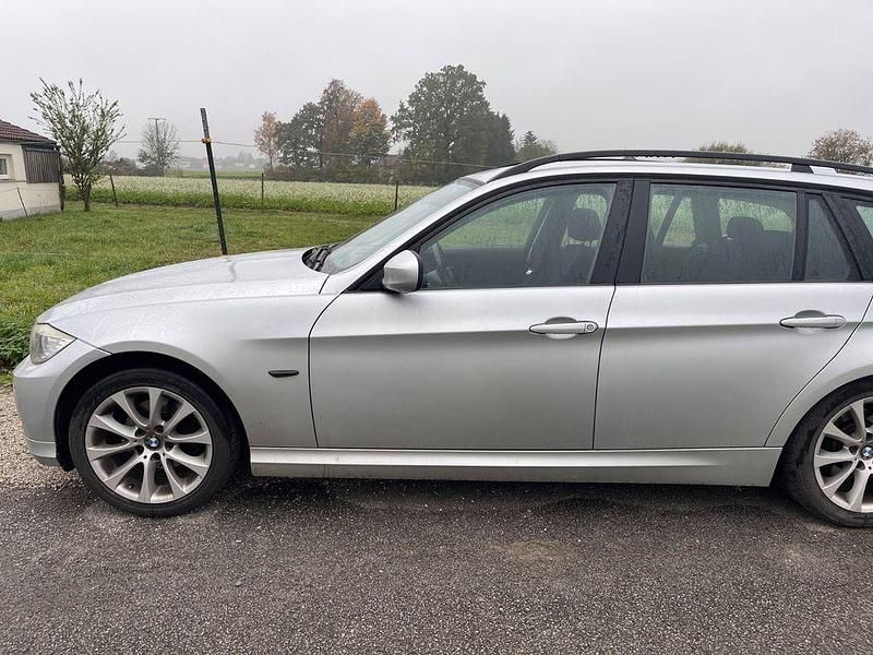 Gebraucht BMW 318 143 PS (105 kW) 2008 Silber Kombi