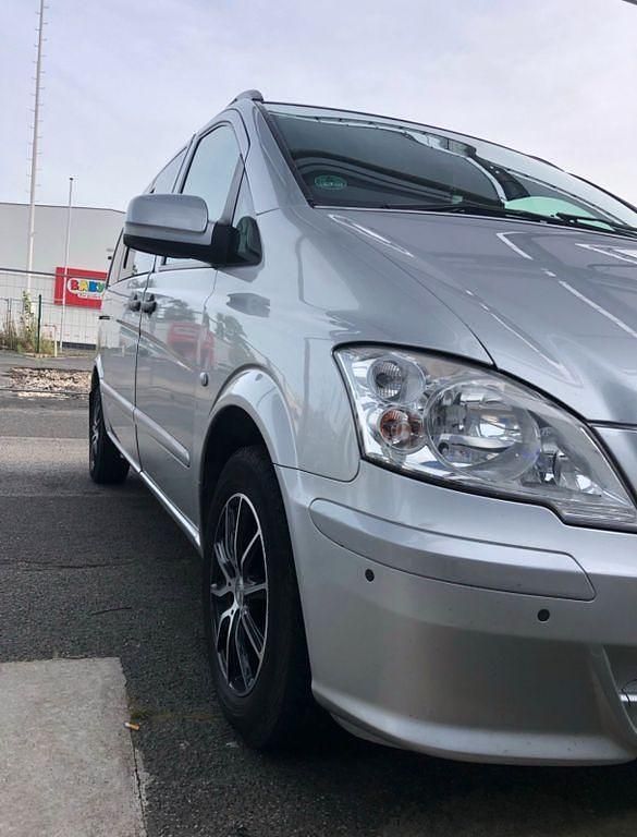 Silber Gebraucht 2012 Mercedes Vito Van / Kleinbus | 13.200 € - Bild 1/4