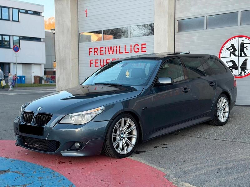 Gebraucht BMW 530 M Sport 235 PS (172 kW) 2009 Grau Kombi