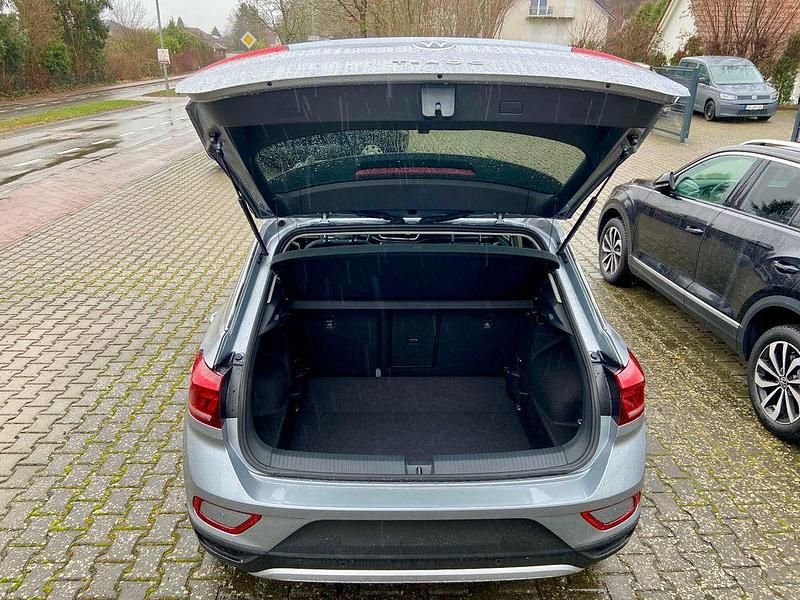 Gebraucht VW T-Roc Move 150 PS (110 kW) 2024 Silber SUV