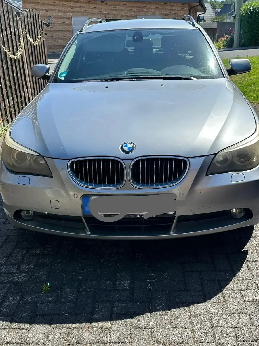 Gebraucht BMW 523 180 PS (132 kW) 2006 Silber Kombi