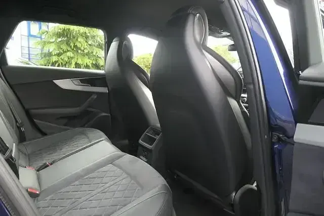 Używany Audi A4 S-Line 163 KM (119 kW) 2022 Niebieski Kombi