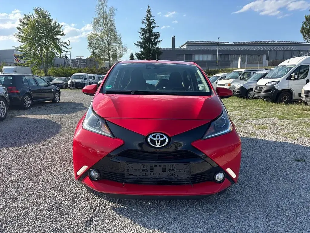 Gebraucht Toyota Aygo Edition-S 69 PS (50 kW) 2017 Rot Kleinwagen