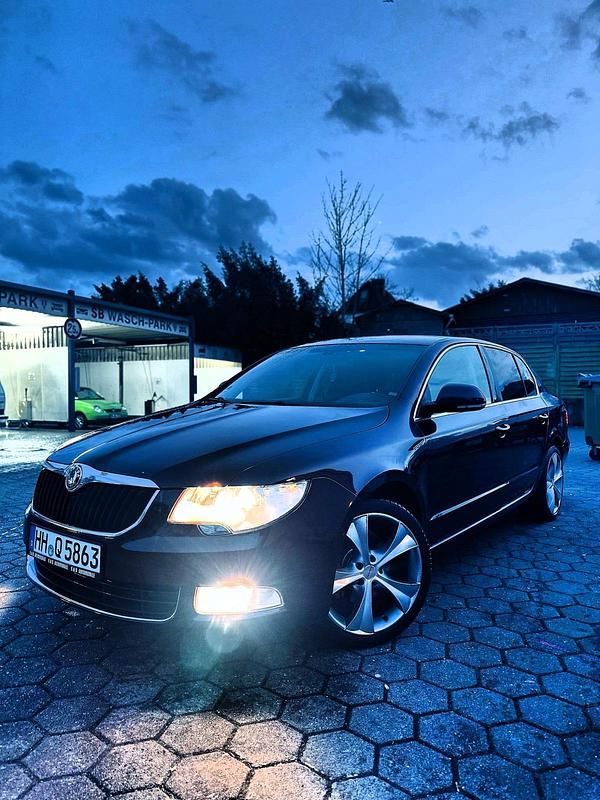 Gebraucht Skoda Superb 160 PS (117 kW) 2008 Rot Limousine