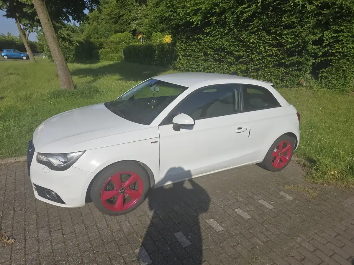 Gebraucht Audi A1 122 PS (89 kW) 2011 Weiß Kleinwagen