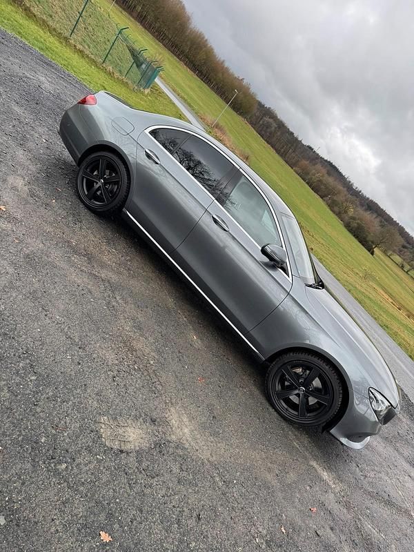 Second-hand Mercedes E250 211 CP (155 kW) 2017 Gri Berlinǎ