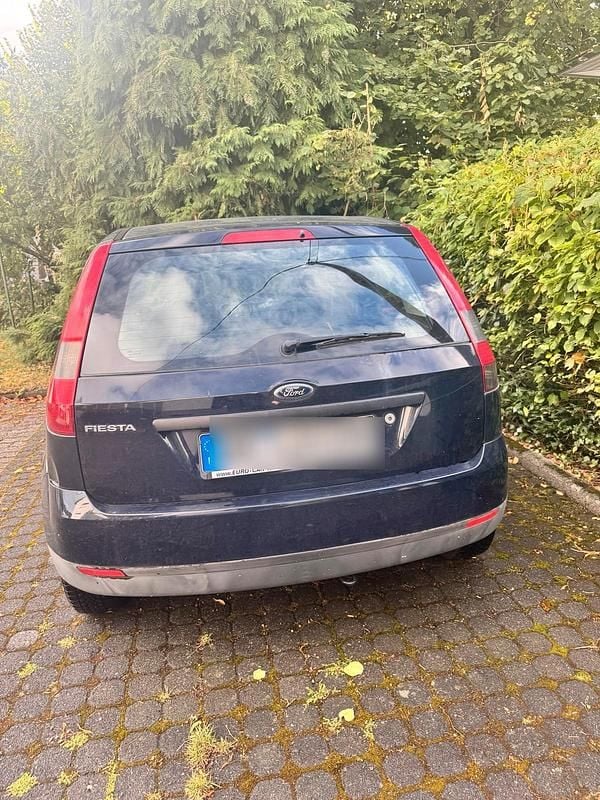 Blau Gebraucht 2004 Ford Fiesta Kleinwagen | 500 € (Guter Preis) - Bild 1/4