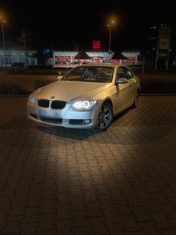 Gebraucht BMW 320 170 PS (125 kW) 2007 Silber Coupé