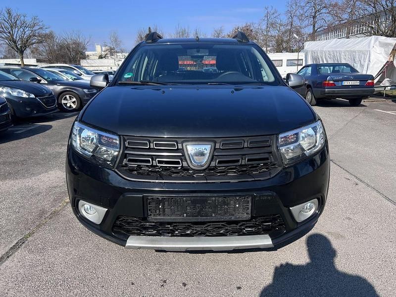 Gebraucht Dacia Sandero Stepway 73 PS (53 kW) 2019 Schwarz SUV