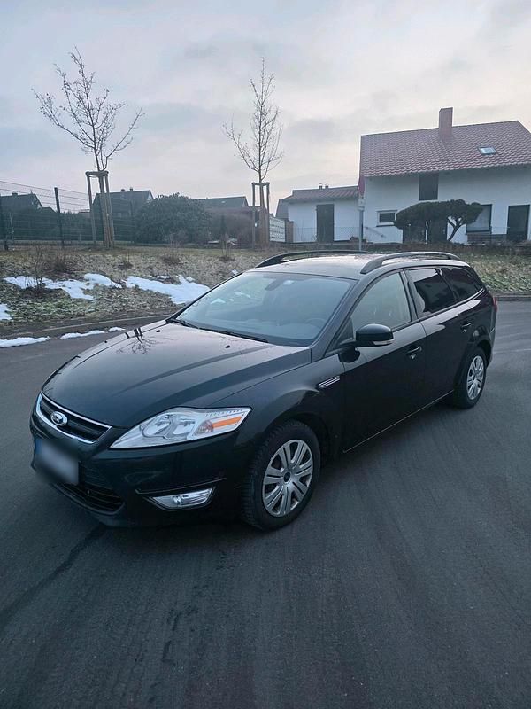 Gebraucht Ford Mondeo 140 PS (102 kW) 2011 Schwarz Kombi