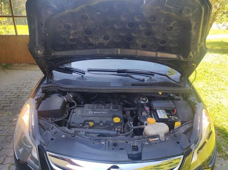 Gebraucht Opel Corsa Innovation 101 PS (74 kW) 2013 Schwarz Kleinwagen