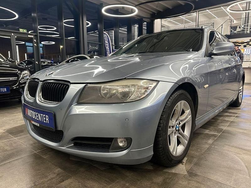 Gebraucht BMW 318 Comfort Edition 143 PS (105 kW) 2011 Blau Kombi