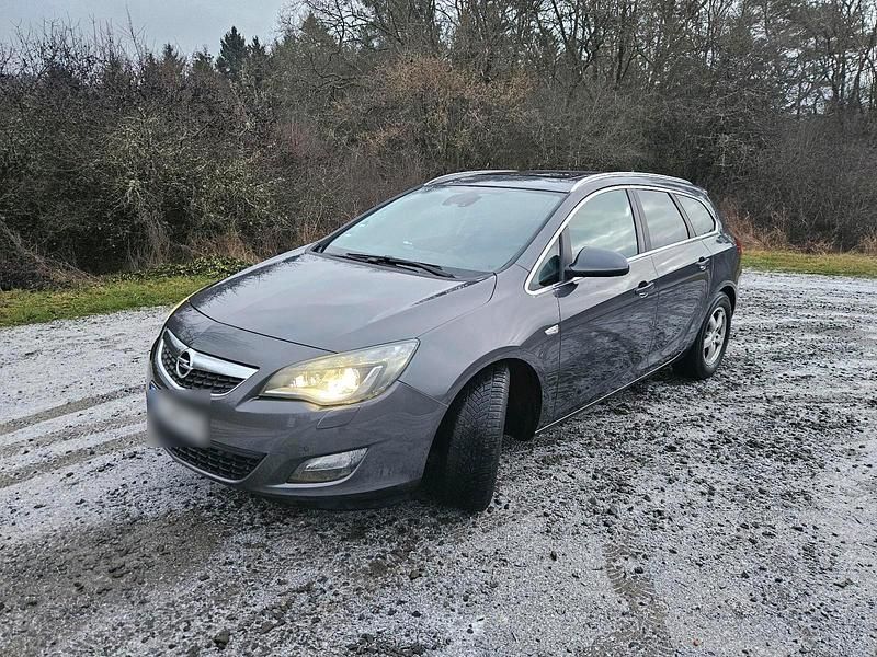 Gebraucht Opel Astra 165 PS (121 kW) 2012 Schwarz Limousine